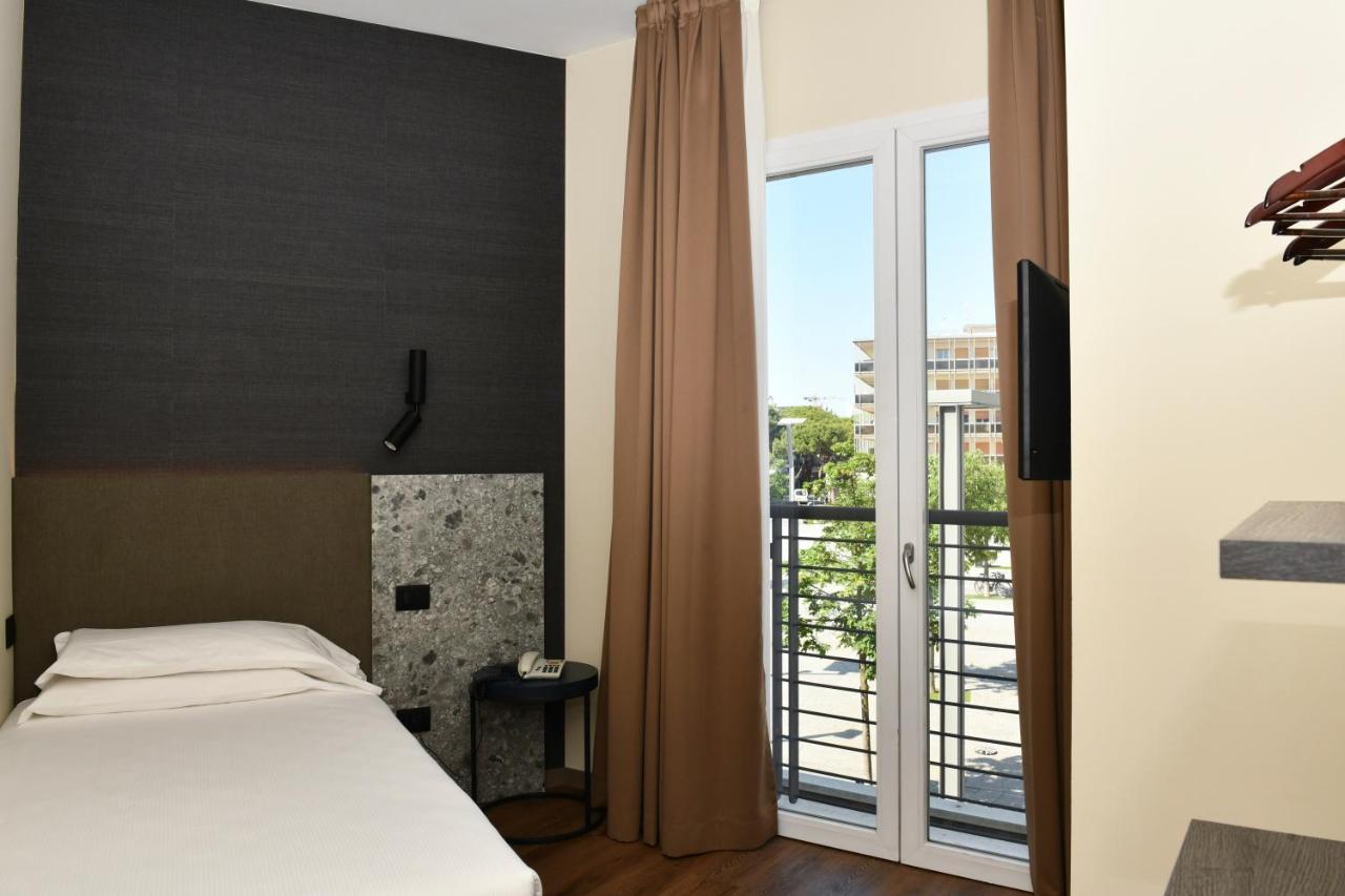 Superior Single Room,1419029829:JPEG