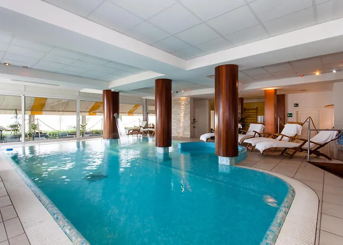 Hotel con piscina: Hotel Villa Sorriso